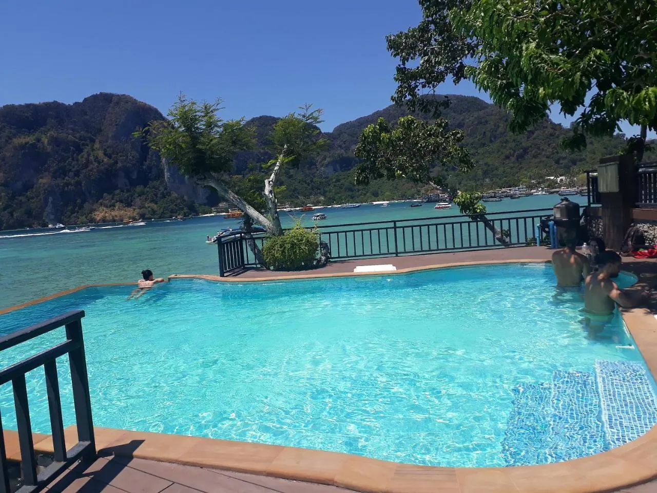 ***  Phi Phi Don Chukit Resort Thailand